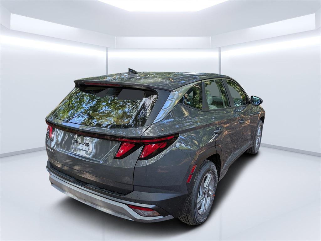 2025 Hyundai Tucson SE photo 3