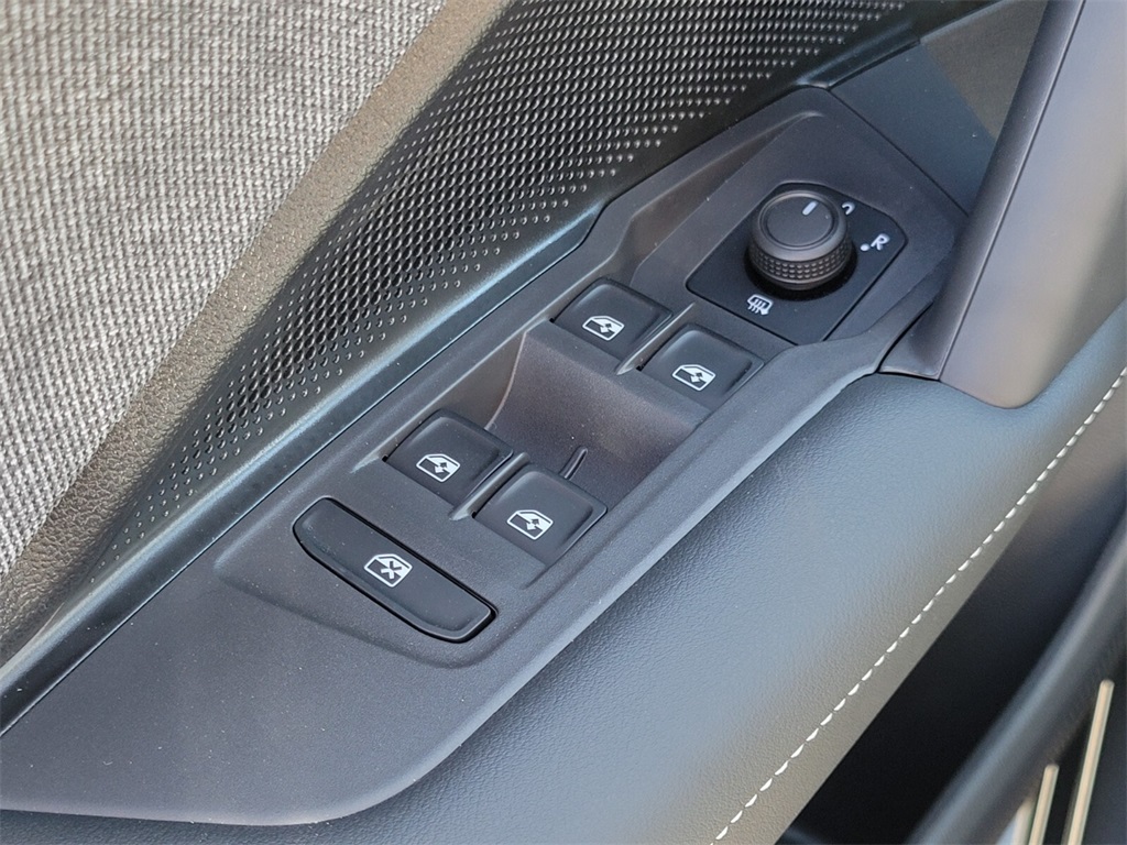 2025 Volkswagen Tiguan S photo 15