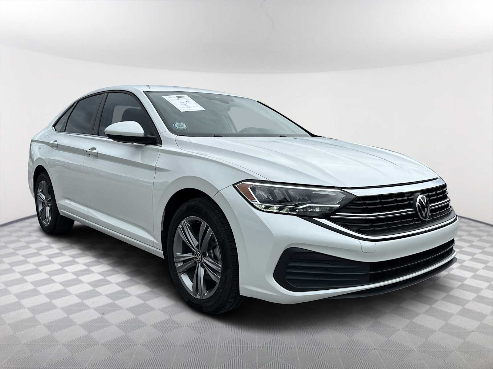 2022 Volkswagen Jetta SE's photo