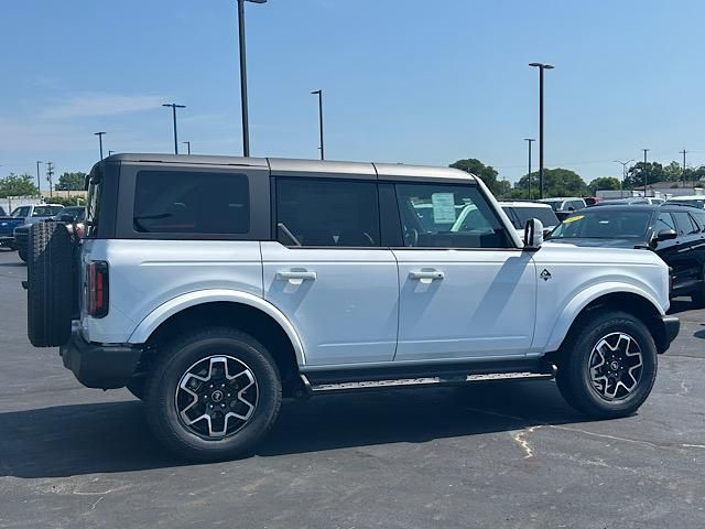 2025 Ford Bronco Outer Banks photo 12