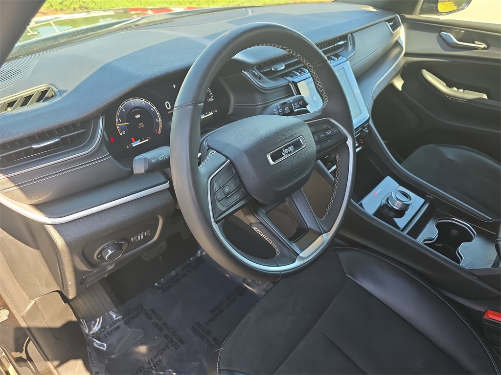 2024 Jeep Grand Cherokee Altitude photo 16