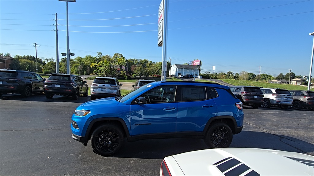 2026 Jeep Compass Latitude photo 3