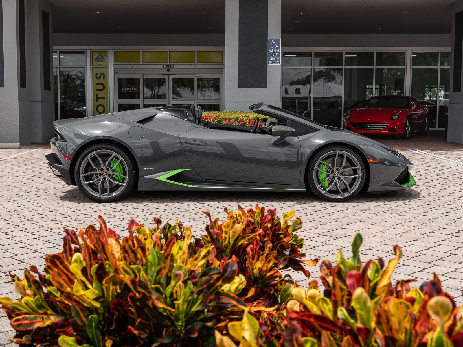2016 Lamborghini Huracan LP 610-4 Spyder photo 21