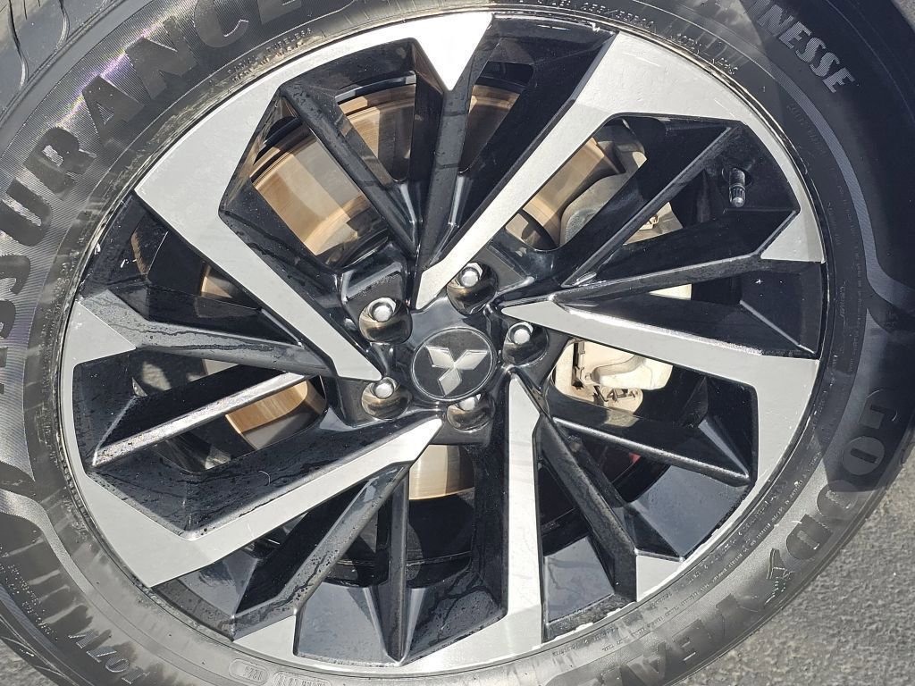 2024 Mitsubishi Outlander SE photo 12