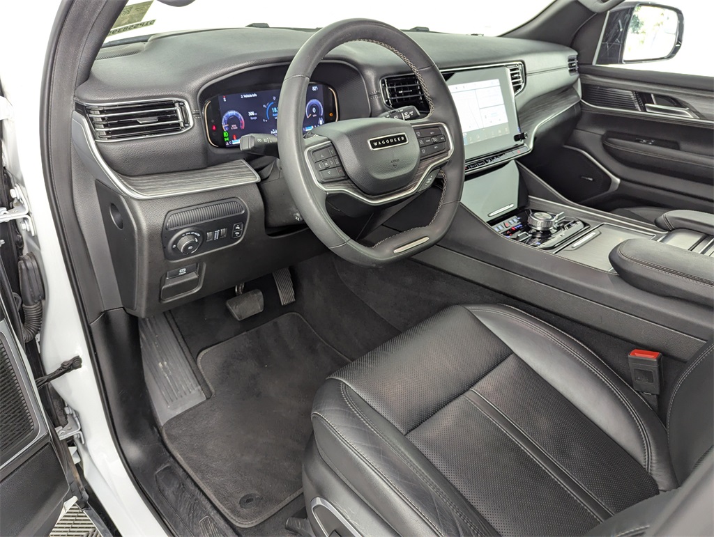 2023 Jeep Wagoneer L Series III photo 10