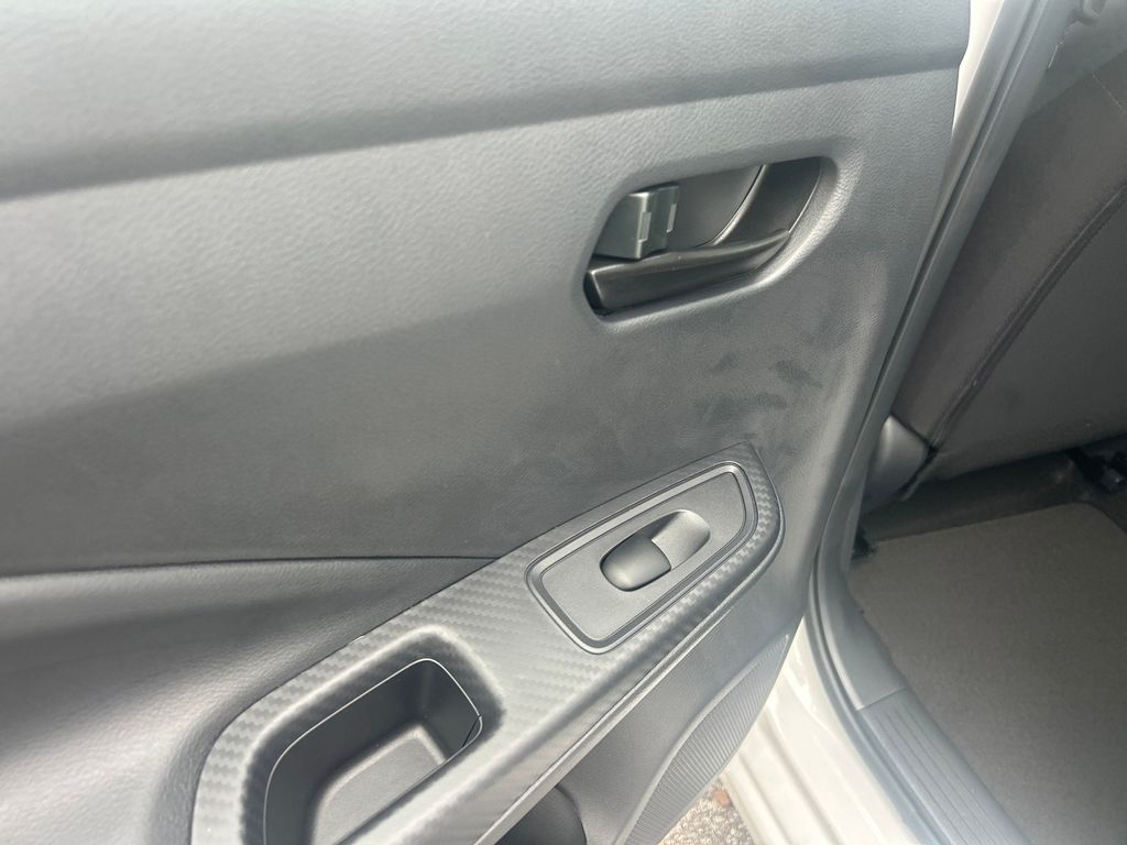 2025 Nissan Versa 1.6 S photo 15