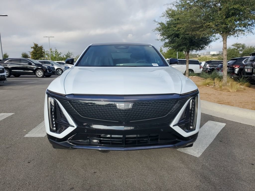 2026 Cadillac Lyriq Sport photo 2