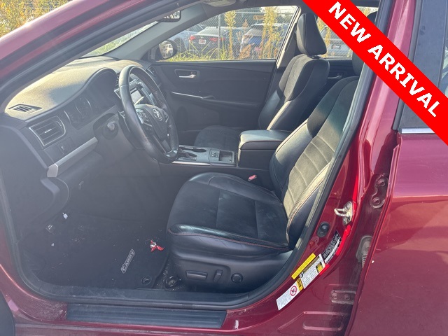 2016 Toyota Camry XSE photo 15