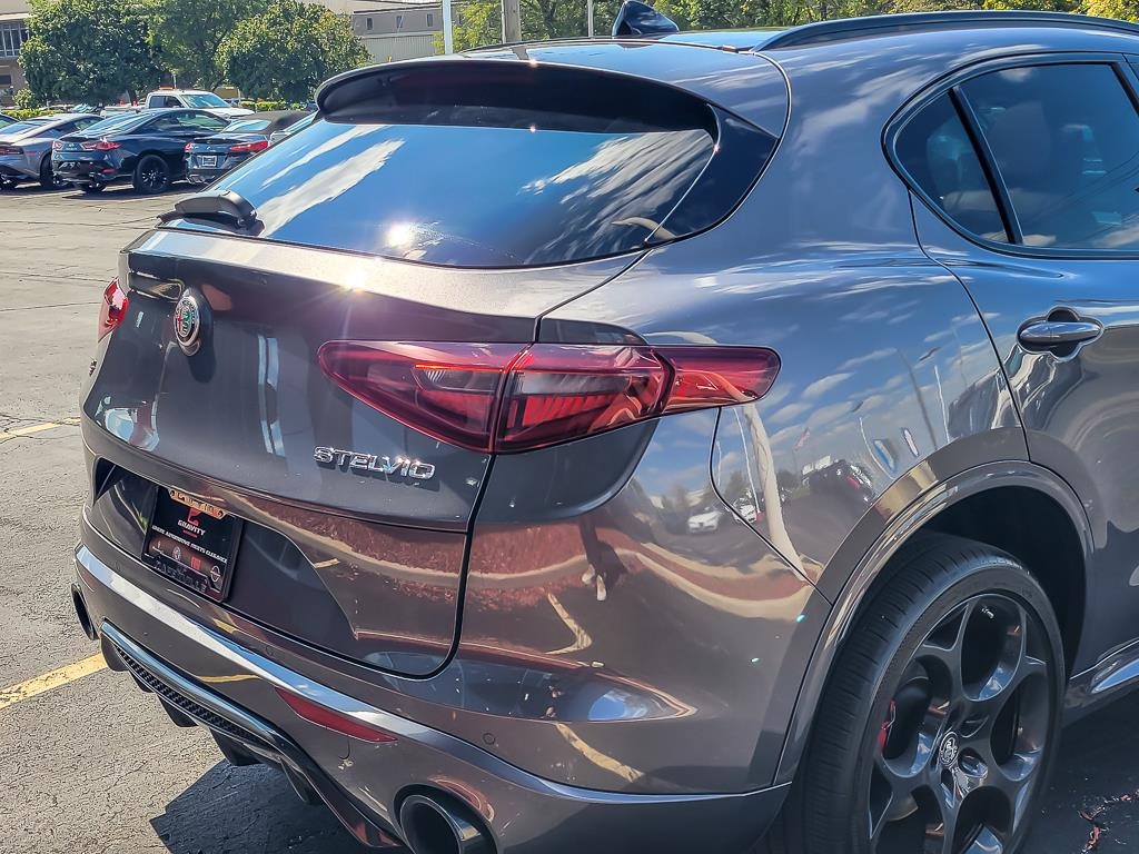 2022 Alfa Romeo Stelvio Ti Sport photo 4