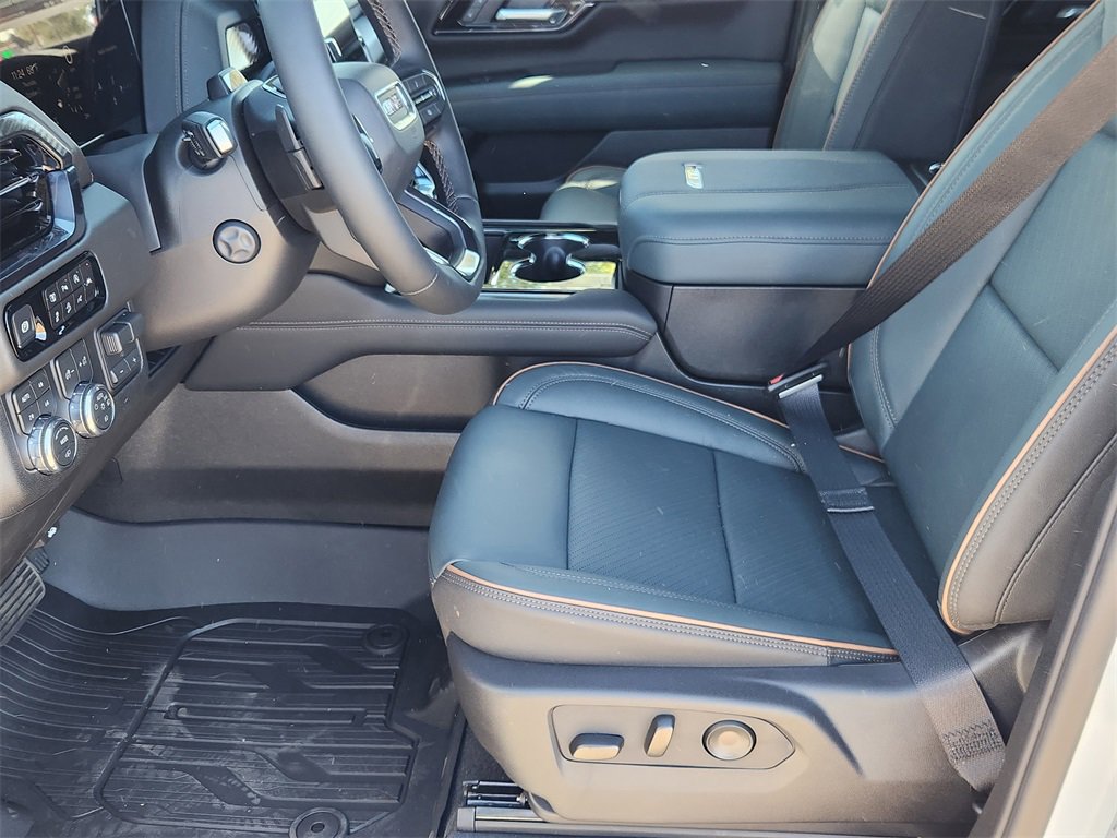 2026 Gmc Yukon AT4 photo 3