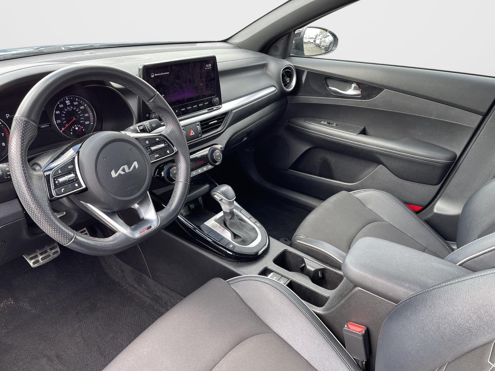 2022 Kia Forte GT-Line photo 4