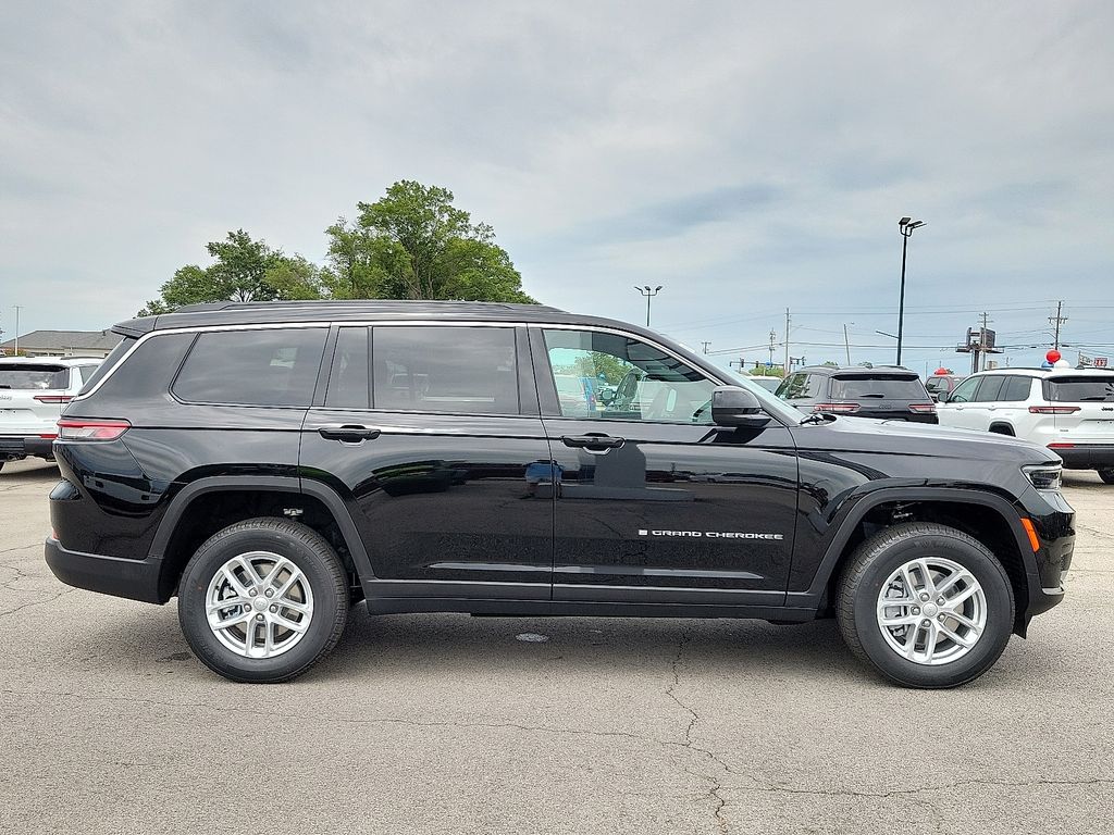 2025 Jeep Grand Cherokee Laredo X photo 6