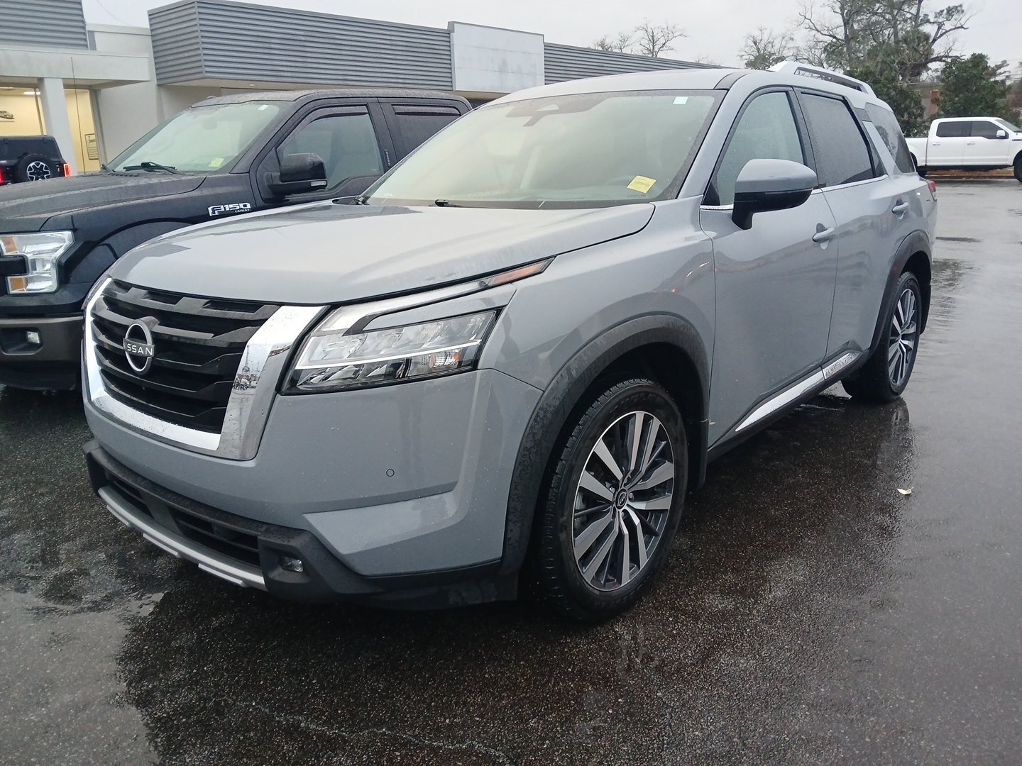 2022 Nissan Pathfinder Platinum