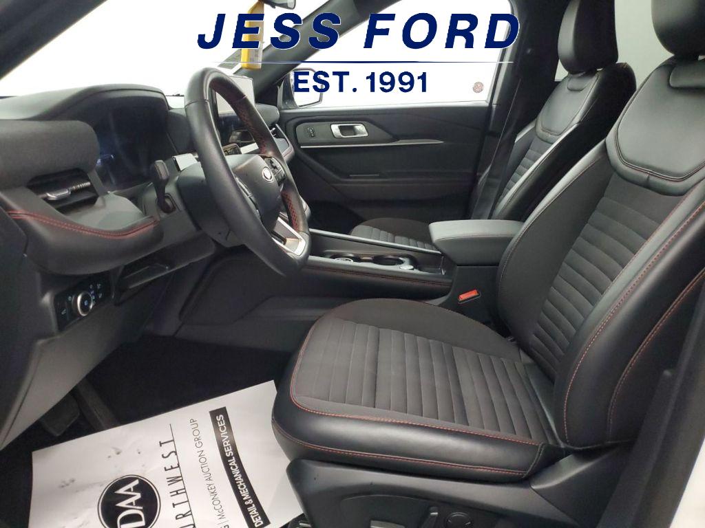 2025 Ford Explorer ST-Line photo 4