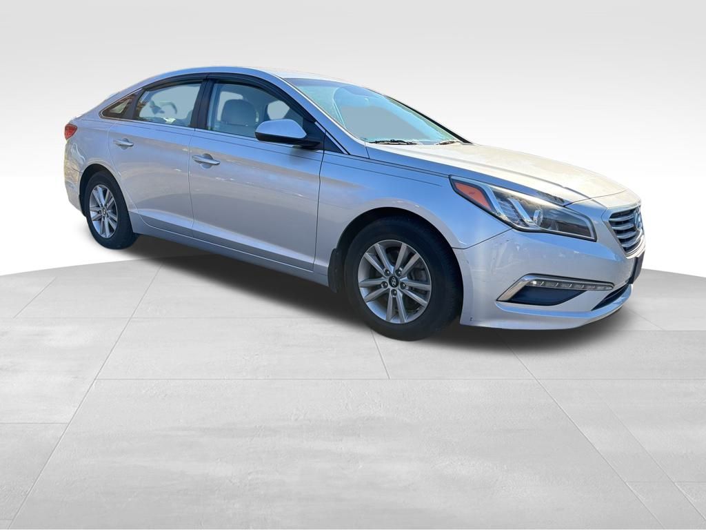 2015 Hyundai Sonata SE photo 4