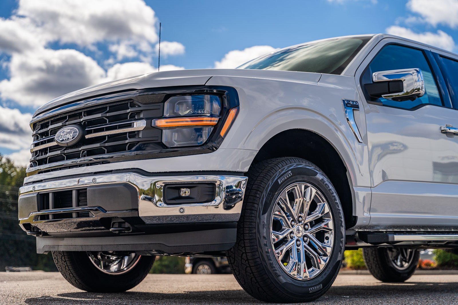 2025 Ford F-150 XLT photo 3