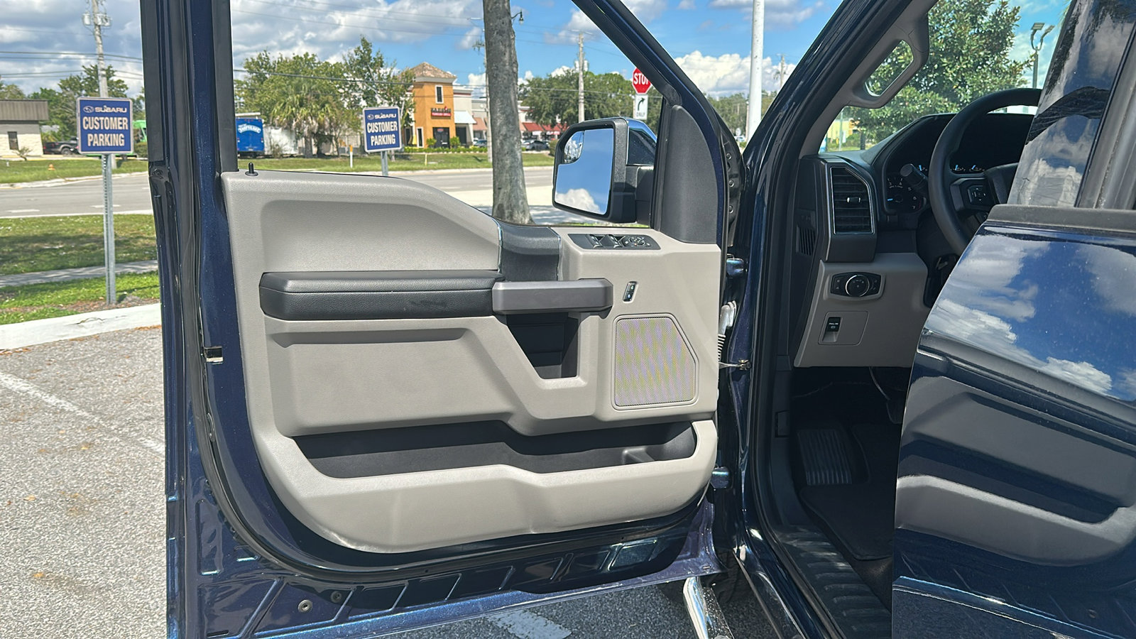 2020 Ford F-150 XLT photo 7