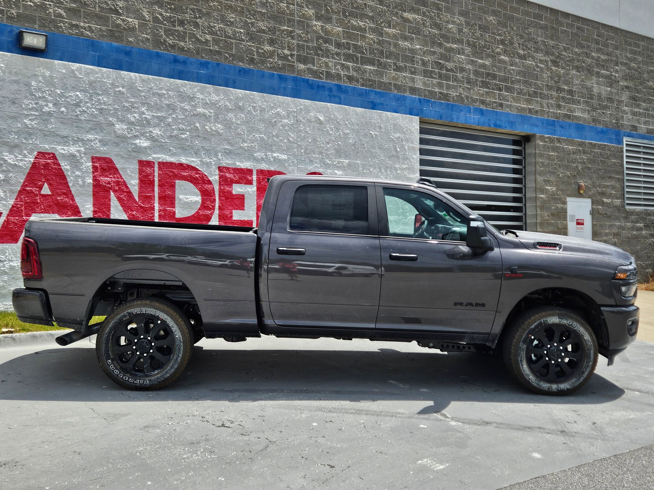 2026 Ram 2500 Big Horn photo 8