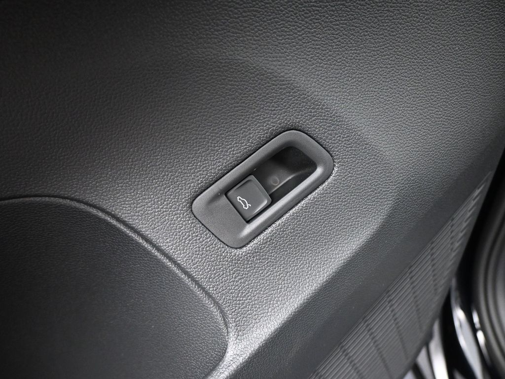 2026 Volkswagen Atlas SE Technology photo 34