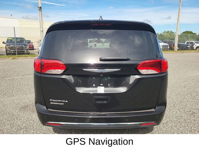 2018 Chrysler Pacifica Touring Plus photo 3