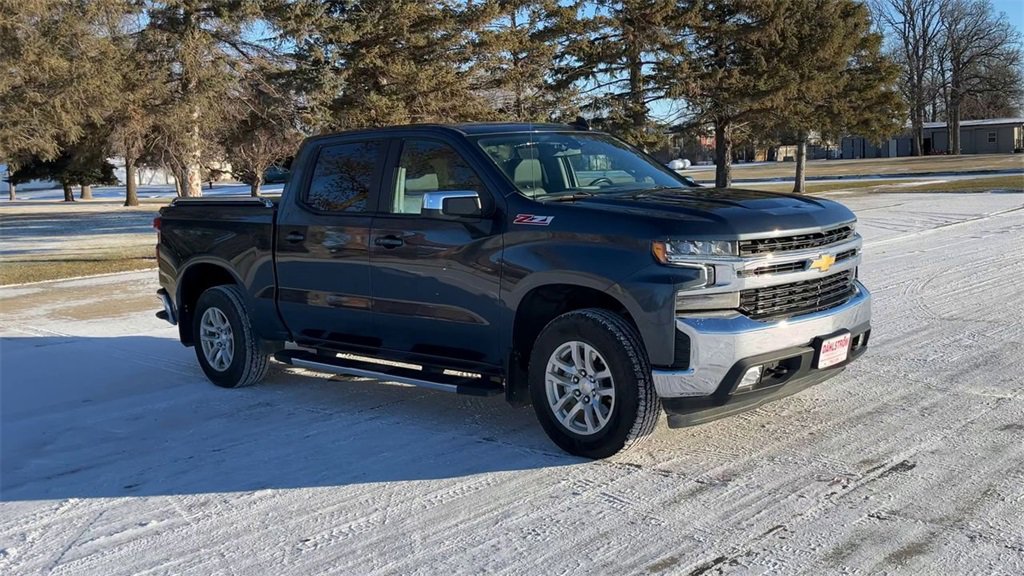 Used 2021 Chevrolet Silverado 1500 LT with VIN 1GCUYDEDXMZ301809 for sale in Oslo, Minnesota