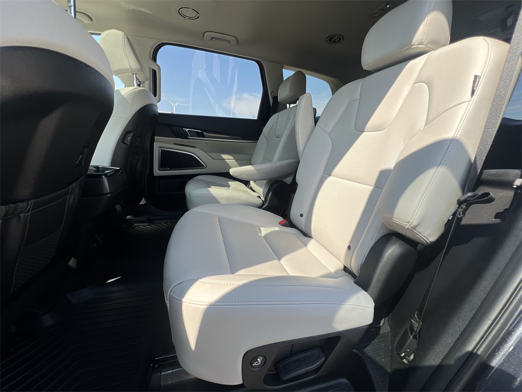 2025 Kia Telluride S photo 24