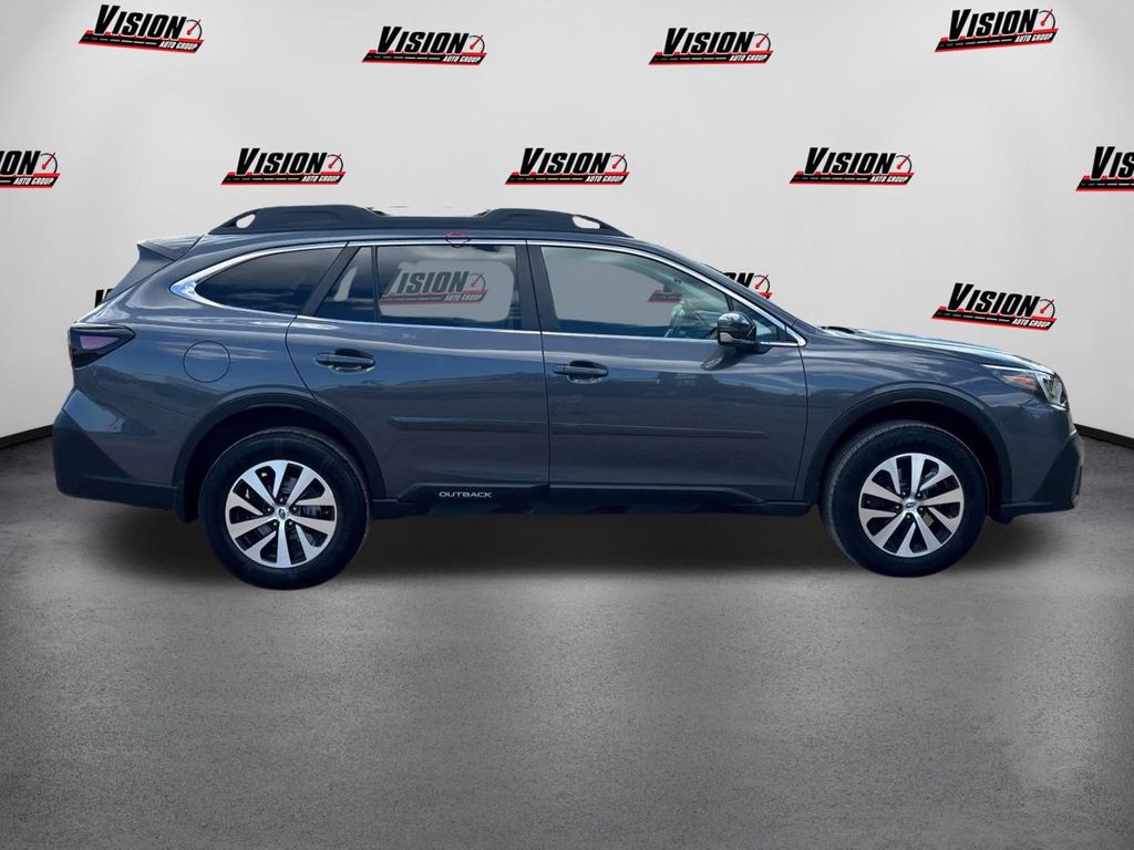 2022 Subaru Outback Premium photo 4