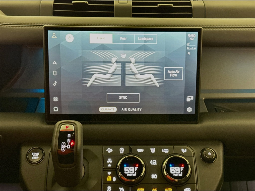 2025 Land Rover Defender 110 V8 photo 14