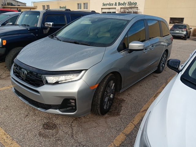 2025 Honda Odyssey Touring's photo
