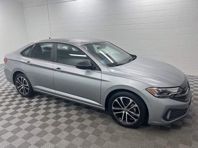 2024 Volkswagen Jetta 1.5T Sport photo 4