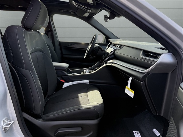 2025 Jeep Grand Cherokee Laredo X photo 23