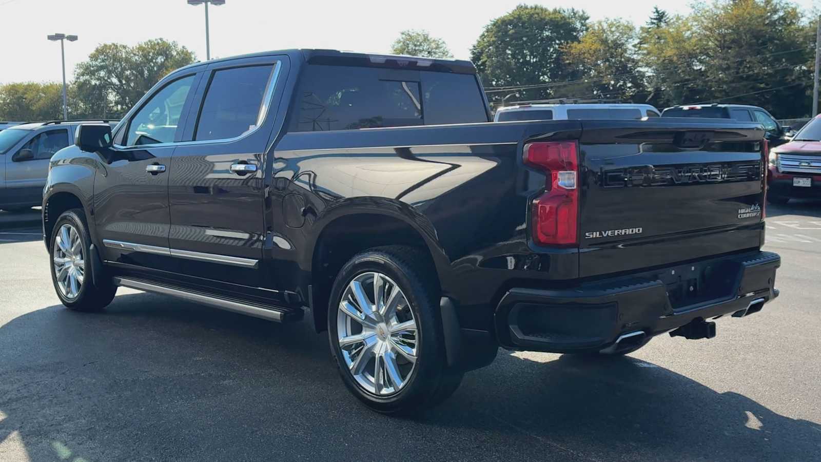 2022 Chevrolet Silverado 1500 High Country photo 4