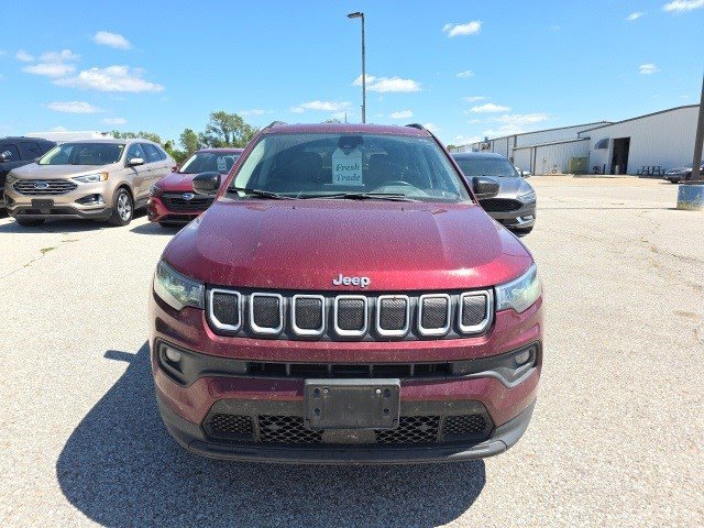 2022 Jeep Compass Latitude Lux photo 2