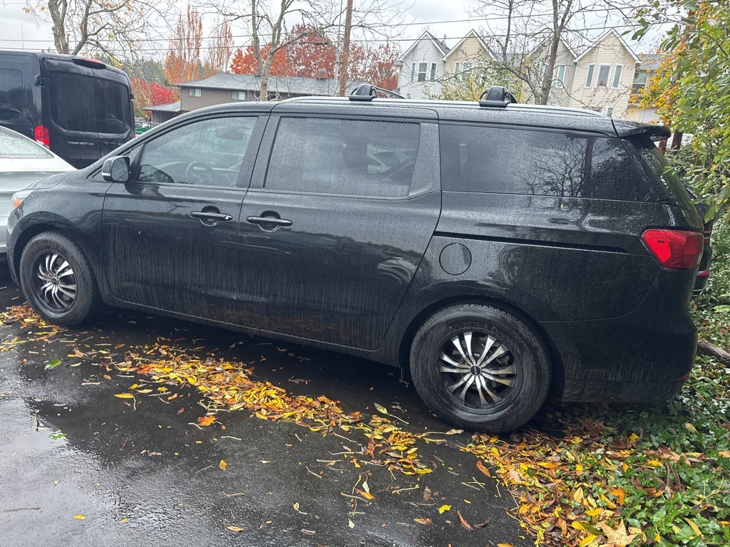 2018 Kia Sedona LX photo 2