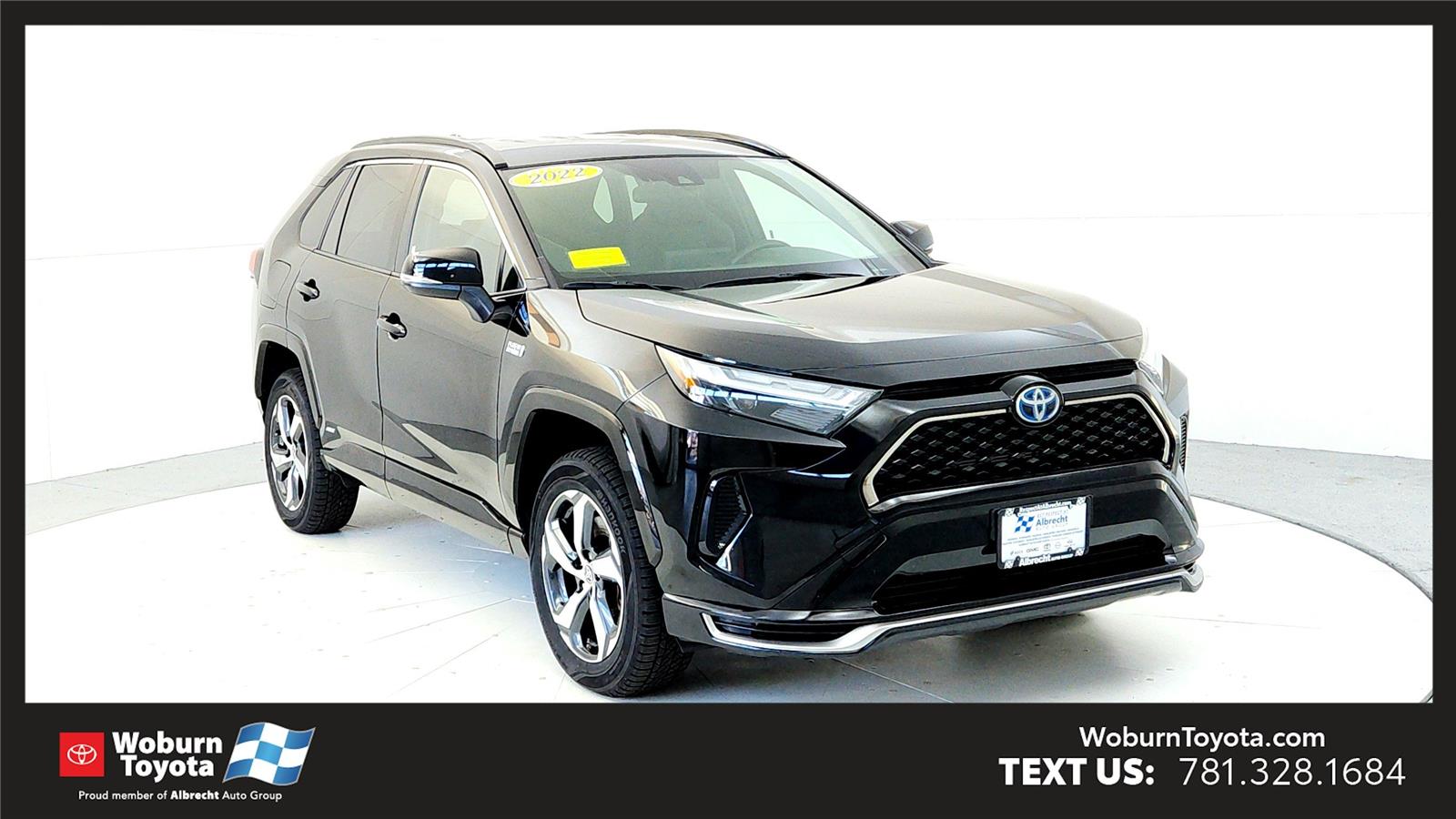 2022 Toyota RAV4 SE's photo
