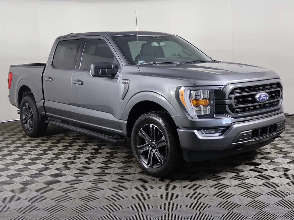 2023 Ford F-150 XLT photo 2