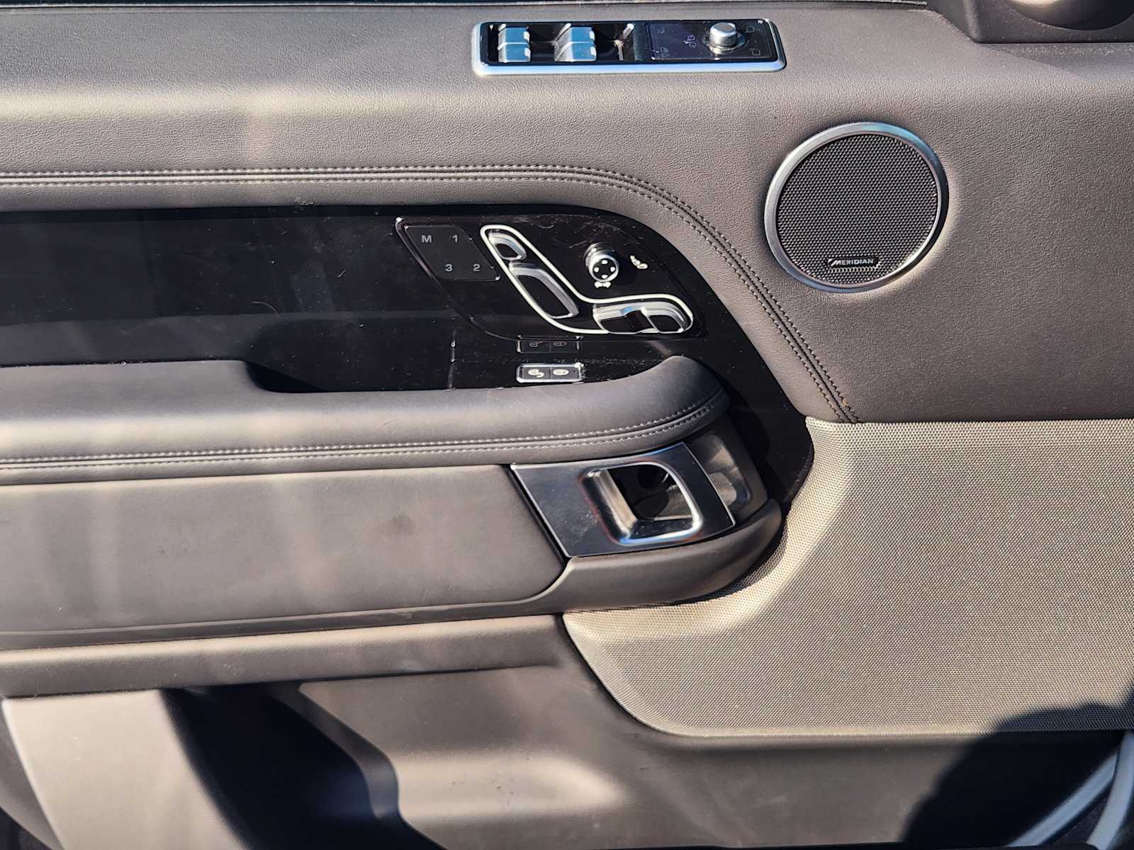 2020 Land Rover Range Rover HSE photo 20