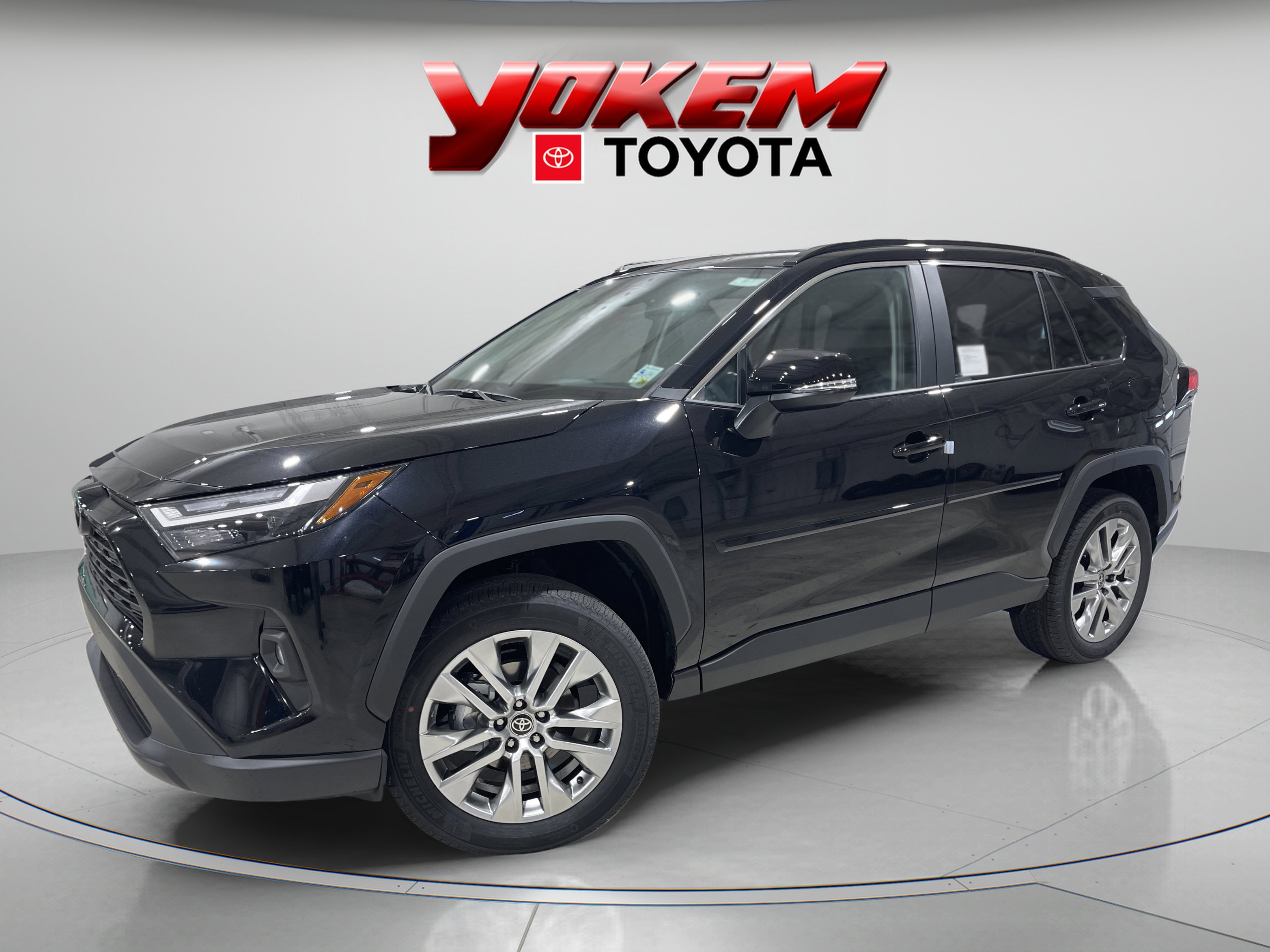 2025 Toyota RAV4 XLE Premium's photo