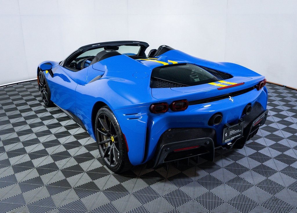 2025 Ferrari SF90 Spider Base photo 15
