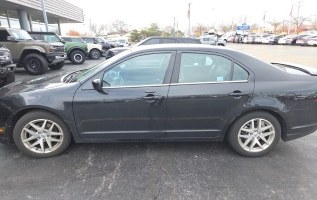 2012 Ford Fusion SEL photo 2