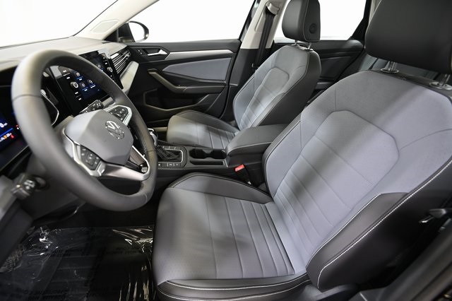2025 Volkswagen Jetta 1.5T SE photo 6