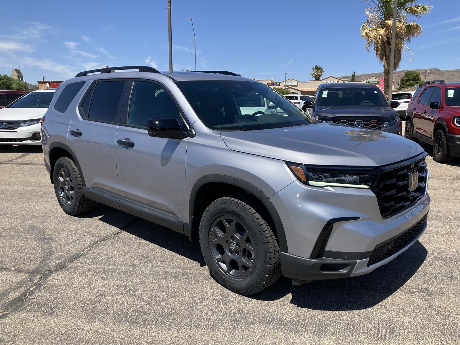 2025 Honda Pilot TrailSport photo 3