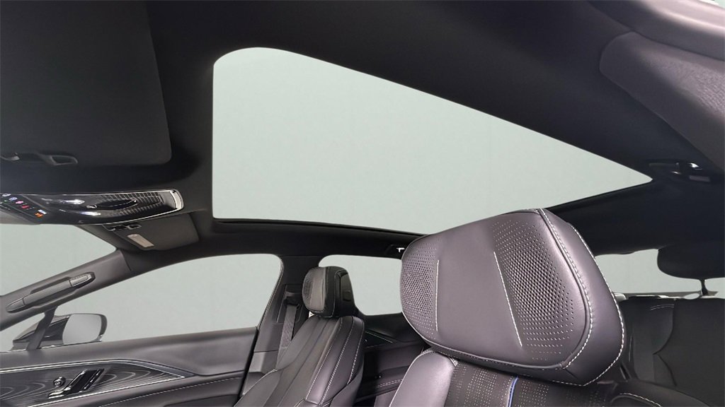 2024 Cadillac Lyriq Luxury photo 25