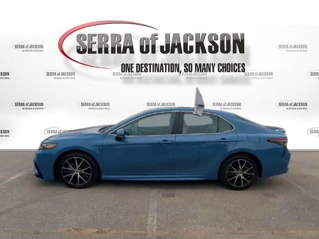 2023 Toyota Camry SE photo 5