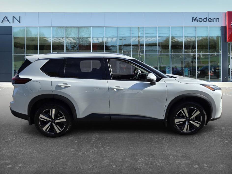 2024 Nissan Rogue SL photo 4