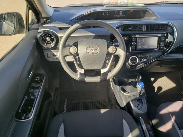 2018 Toyota Prius C Two photo 15
