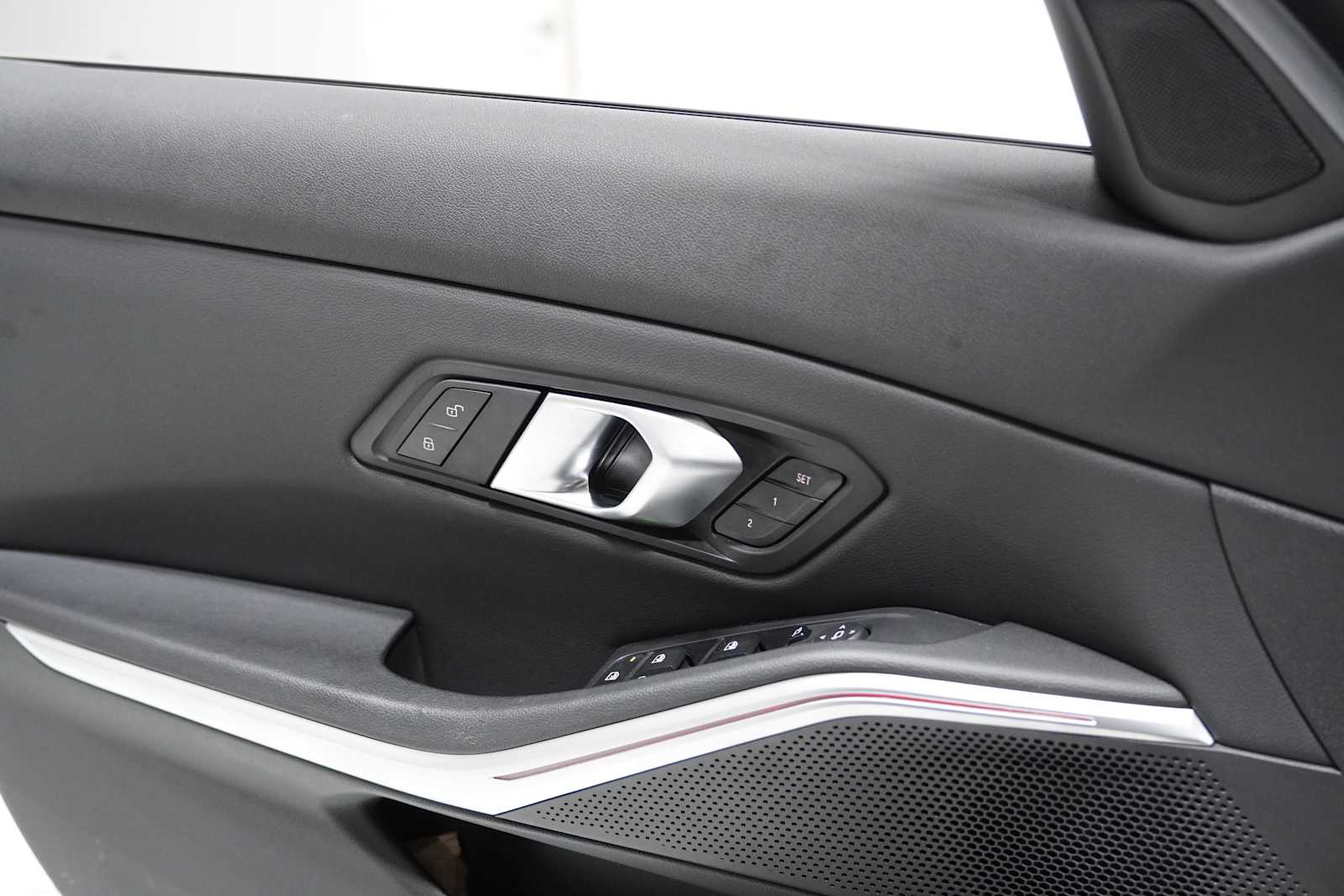 2025 Bmw 330i photo 13