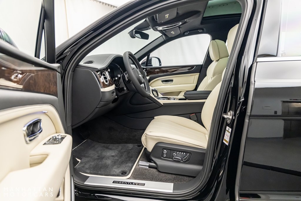 2024 Bentley Bentayga EWB photo 11