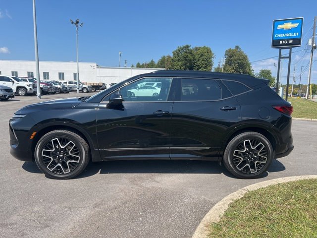 2023 Chevrolet Blazer RS photo 2