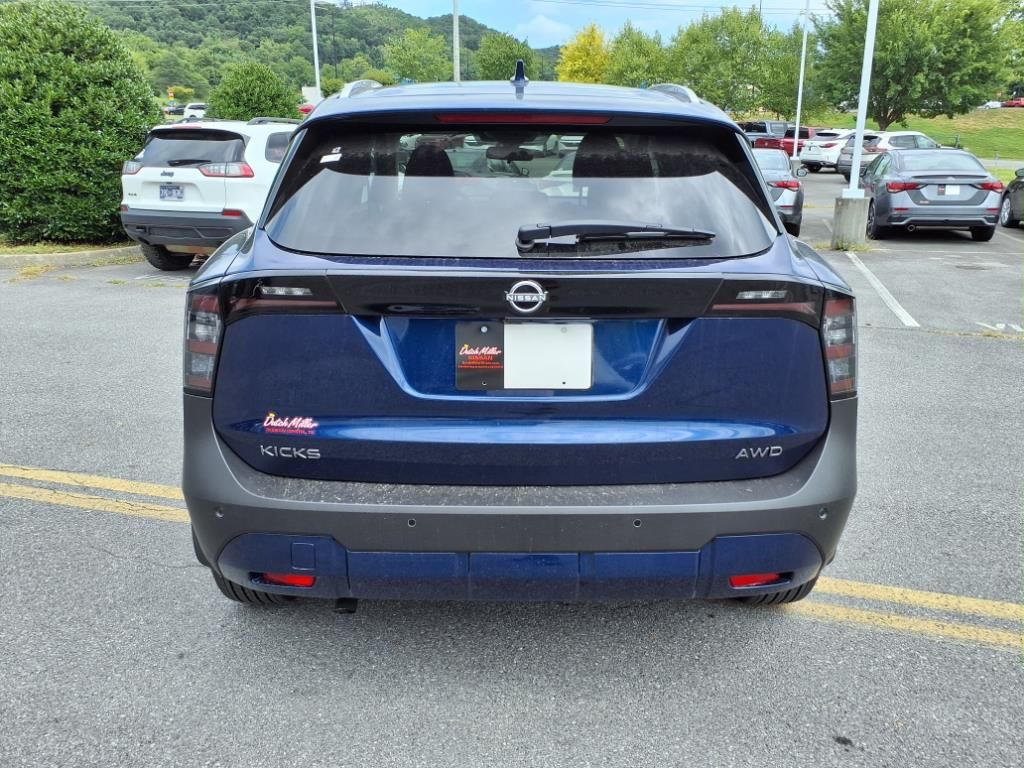 2025 Nissan Kicks SV photo 4